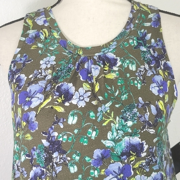 *NWT* JW Floral Green/Violet/Yellow Sleeveless Peplum Top, size Small - Picture 2 of 8